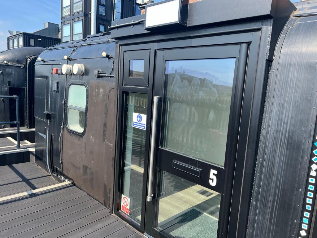 Additional image 2 of Barry, CF62