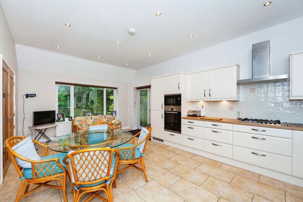 Additional image 6 of Bridgend, Mickle Trafford, Chester