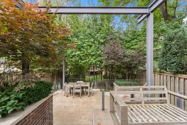 Additional image 37 of 111 Balmoral Ave