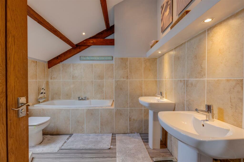 Additional image 7 of Kwisha, The Germonds, Watery Lane, Welsh St Donats, CF71 7SS