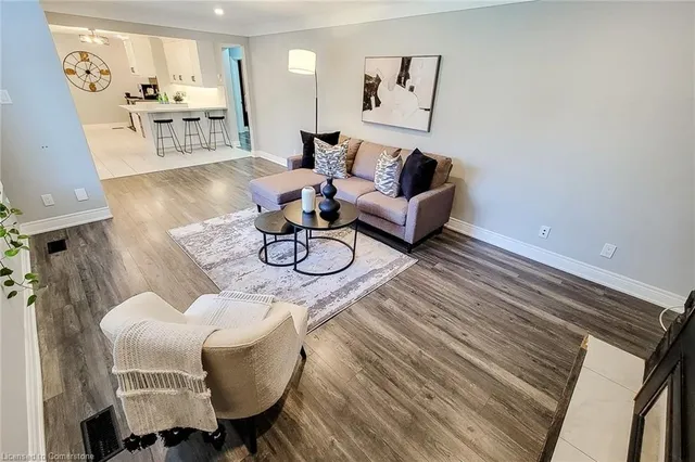 Additional image 9 of 49 Aberdeen Ave