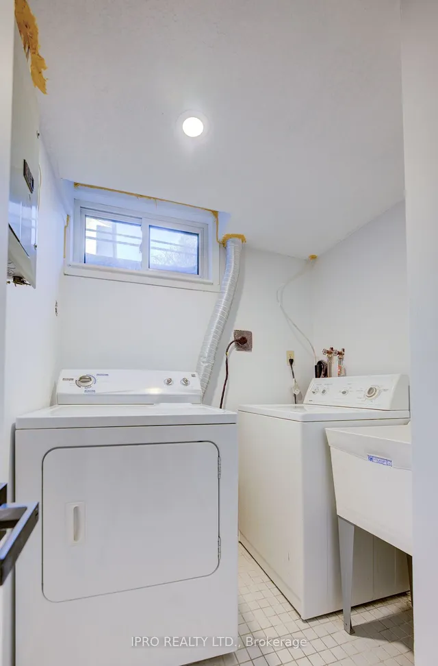 Additional image 27 of 18 Martinglen Cres