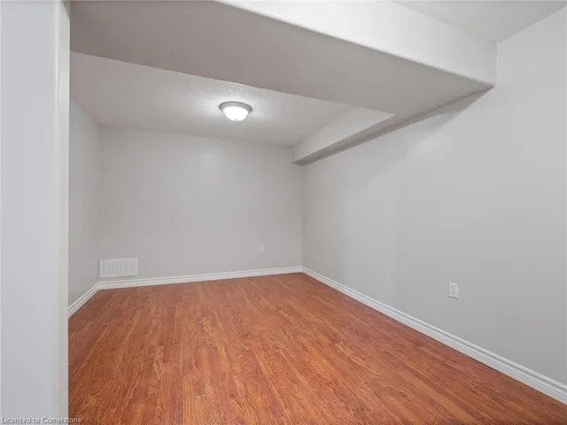 Additional image 19 of 9 1/2 York St Unit 2