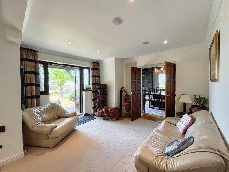 Additional image 6 of 6 Long Acre Court, Porthcawl, Bridgend, CF36 3TJ