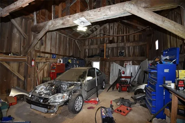 Additional image 35 of 2546 Wilson St