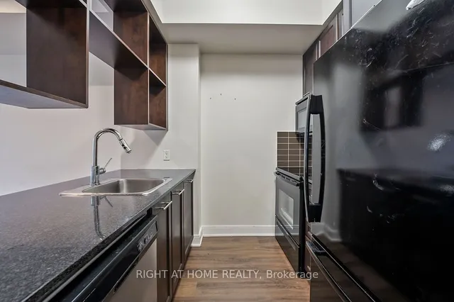 Additional image 8 of 135 Village Green Sq Unit 621