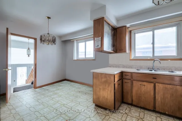 Additional image 4 of 298 Hullmar Dr