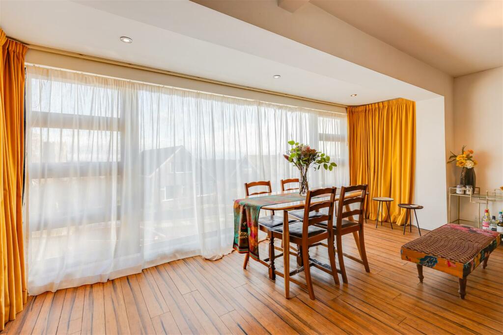 Additional image 5 of Church View, Llanblethian, Cowbridge, Vale of Glamorgan, CF71 7JJ