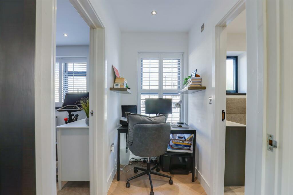 Additional image 21 of The Townhouse, 8 Pen Y Garth Mansions, 2 Stanwell Road, Penarth, CF64 3EA