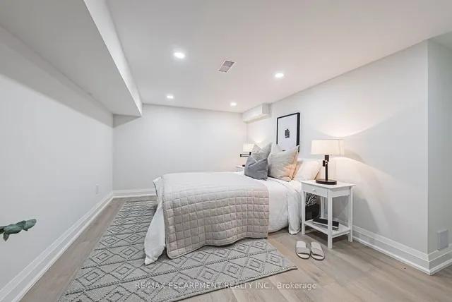 Additional image 34 of 3895 Leonardo St