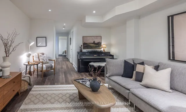 Additional image 29 of 54 Boulton Ave