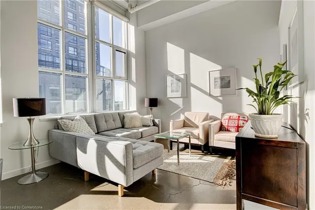 Additional image 12 of 410 King St Unit 412