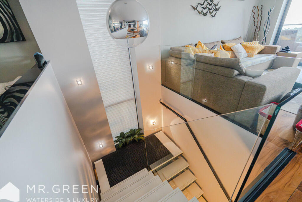 Additional image 13 of Ocean, 53 Boscombe Overcliff Drive, Bournemouth, BH5 2DW