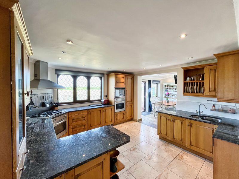 Additional image 5 of 6 Long Acre Court, Porthcawl, Bridgend, CF36 3TJ