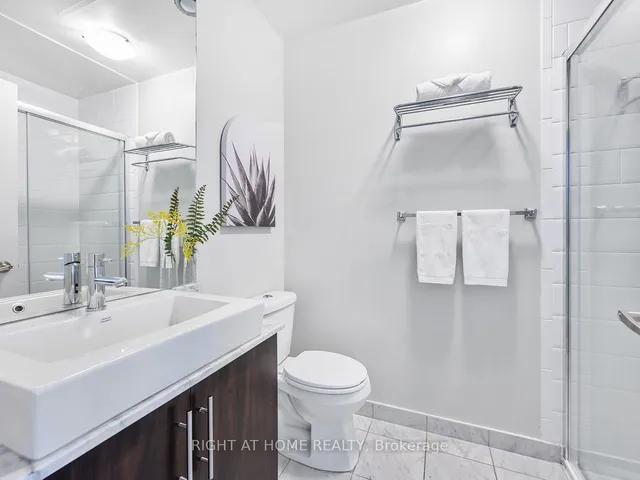 Additional image 10 of 65 Bremner Blvd Unit 1406