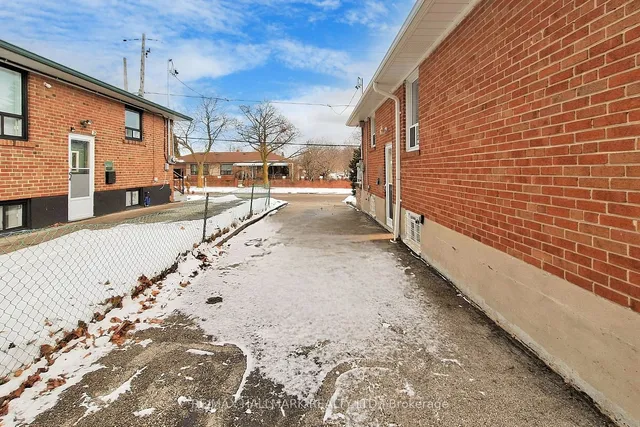 Additional image 40 of 114 Benjamin Blvd