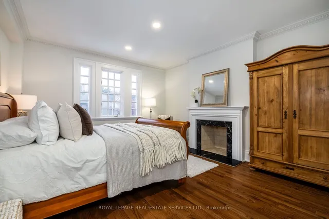 Additional image 25 of 121 Roxborough Dr