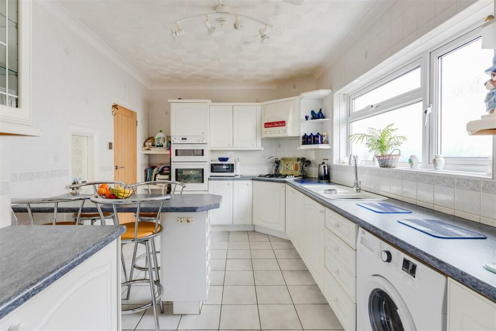 Additional image 8 of 27 Clevedon Avenue, Sully, CF64 5SX