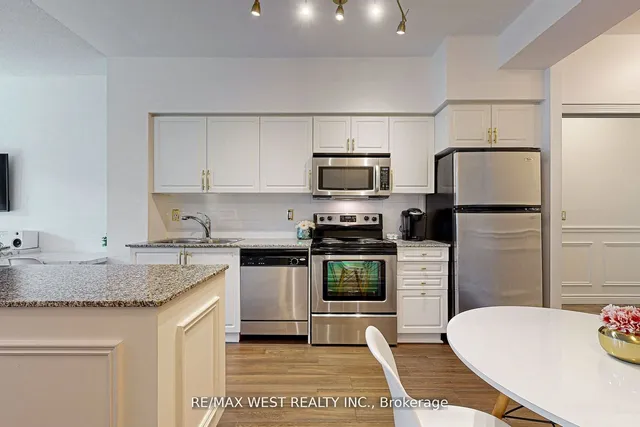 Additional image 15 of 209 Fort York Blvd Unit 355