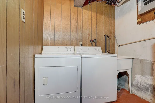 Additional image 28 of 38 Applegate Cres