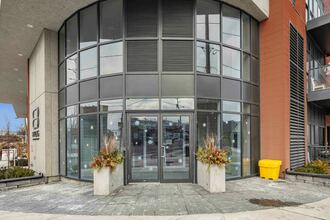 Additional image 5 of 2433 Dufferin St