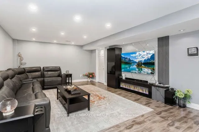 Additional image 24 of 452 Nairn Circ