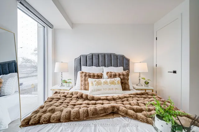 Additional image 18 of 36 Zorra St Unit 209