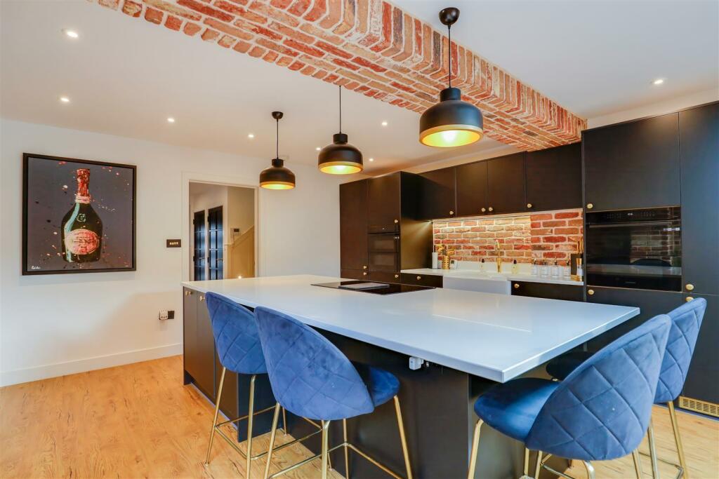 Additional image 4 of The Townhouse, 8 Pen Y Garth Mansions, 2 Stanwell Road, Penarth, CF64 3EA