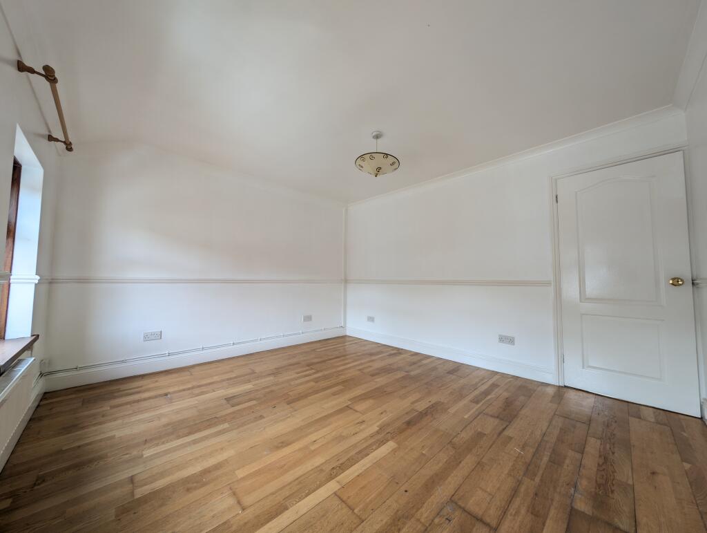 Additional image 36 of Oxford Street, Mountain Ash, CF45 3HB