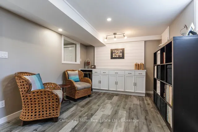 Additional image 26 of 3 Barrington Crt