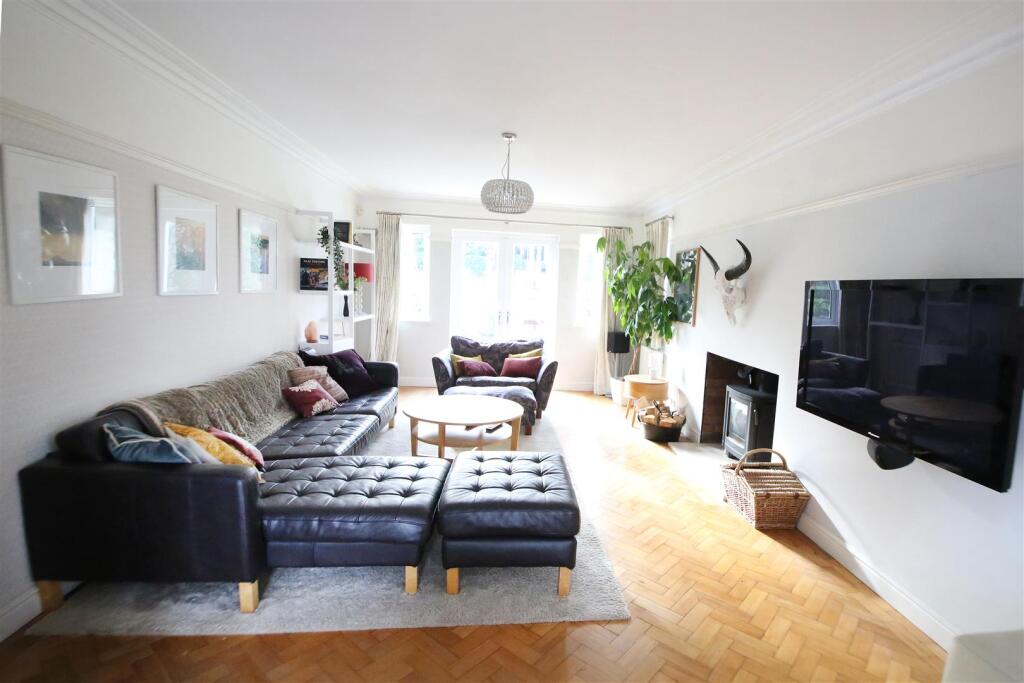 Additional image 8 of Beach Road West, Lake Grounds, Portishead. Viewings To Commence 8th February