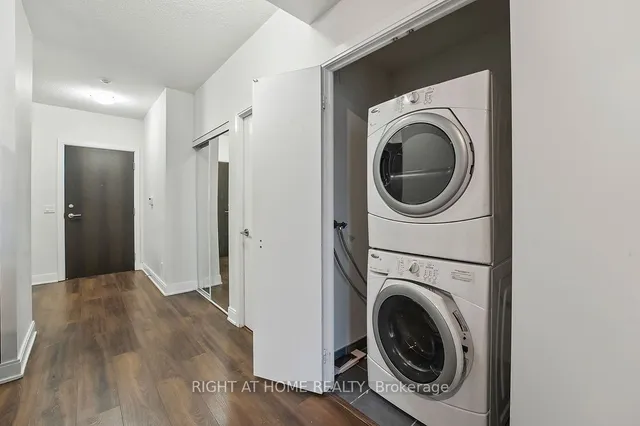 Additional image 17 of 135 Village Green Sq Unit 621