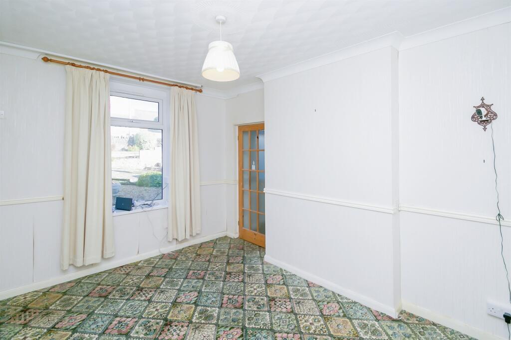 Additional image 9 of Main Street, Barry