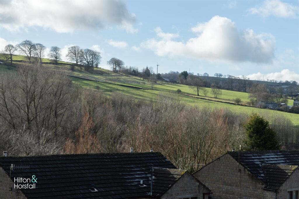 Additional image 27 of Barn Field Close, Colne