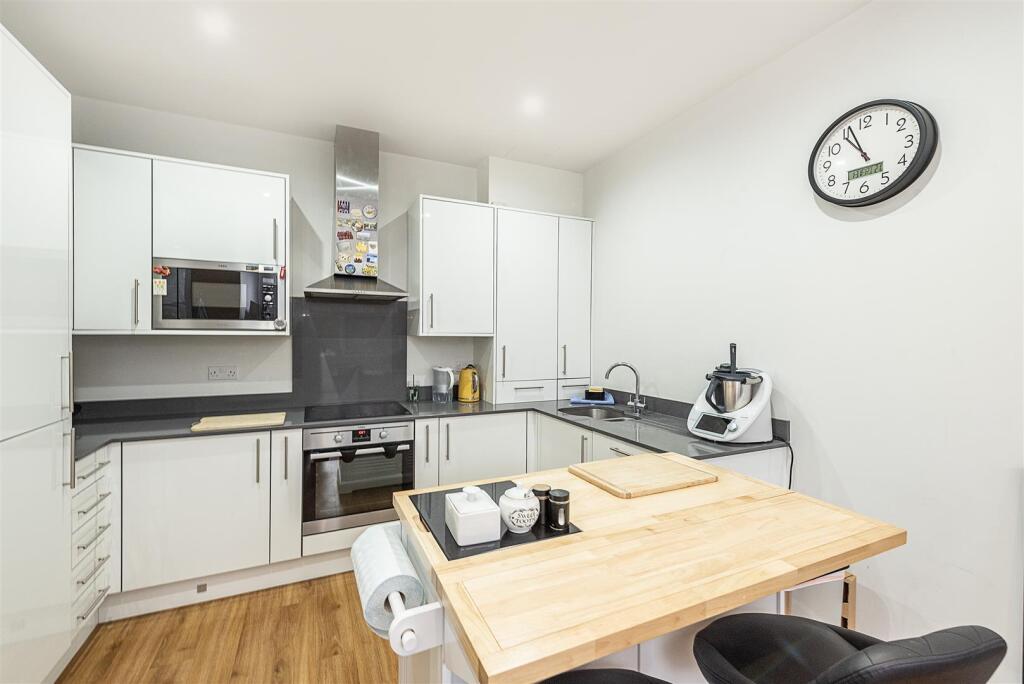 Additional image 12 of Woodland Court, Soothouse Spring, ST ALBANS