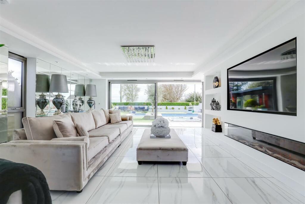 Additional image 6 of Sea View Court, Fontygary Road, Rhoose, Vale of Glamorgan, CF62 3FN