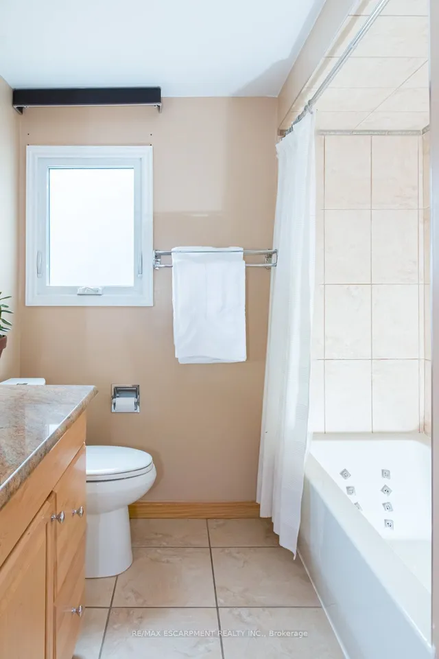 Additional image 21 of 22 Beachgrove Cres