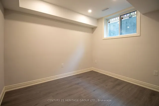 Additional image 38 of 32 Devondale Ave