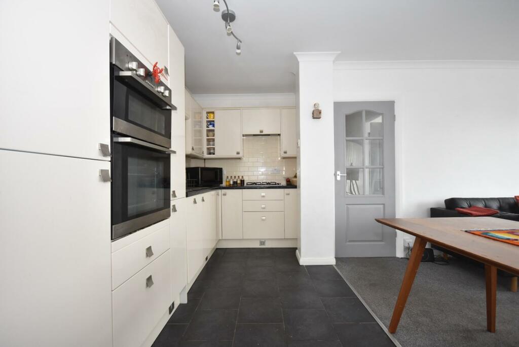 Additional image 12 of 54 Seabank, The Esplanade, Penarth, CF64 3AR