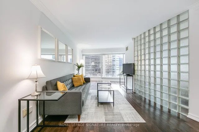 Additional image 15 of 33 University Ave Unit 605