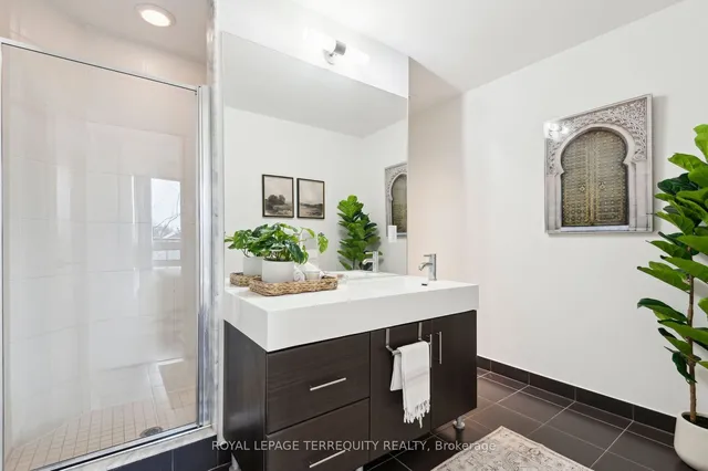 Additional image 18 of 35 Brian Peck Cres Unit 321