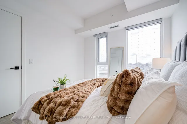 Additional image 20 of 36 Zorra St Unit 209