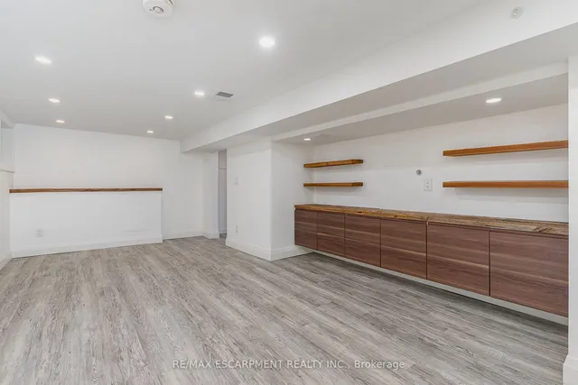 Additional image 27 of 166 Rothsay Ave