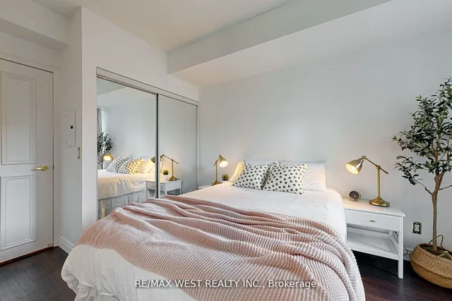 Additional image 28 of 209 Fort York Blvd Unit 355