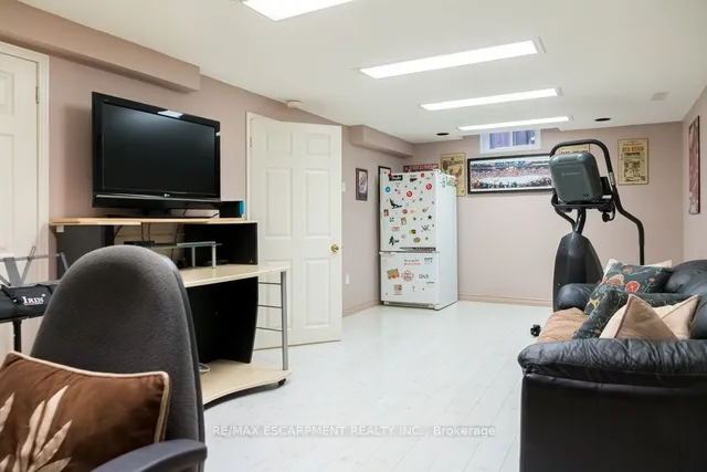 Additional image 32 of 22 Beachgrove Cres