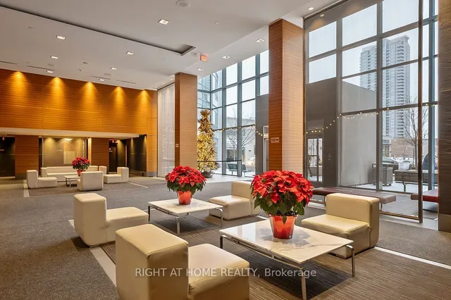 Additional image 22 of 135 Village Green Sq Unit 621