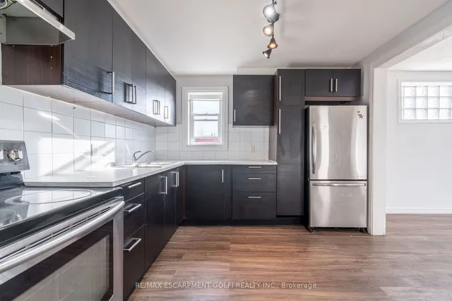 Additional image 13 of 1221 - 1223 MAIN St