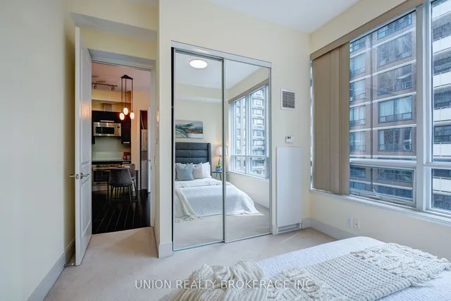 Additional image 12 of 21 Balmuto St Unit 1403