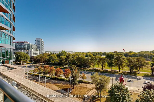 Additional image 40 of 209 Fort York Blvd Unit 355