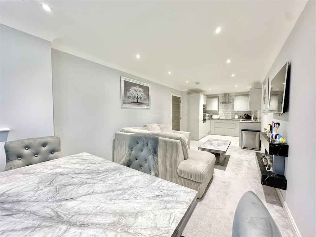 Additional image 8 of Whincroft Close, Ferndown